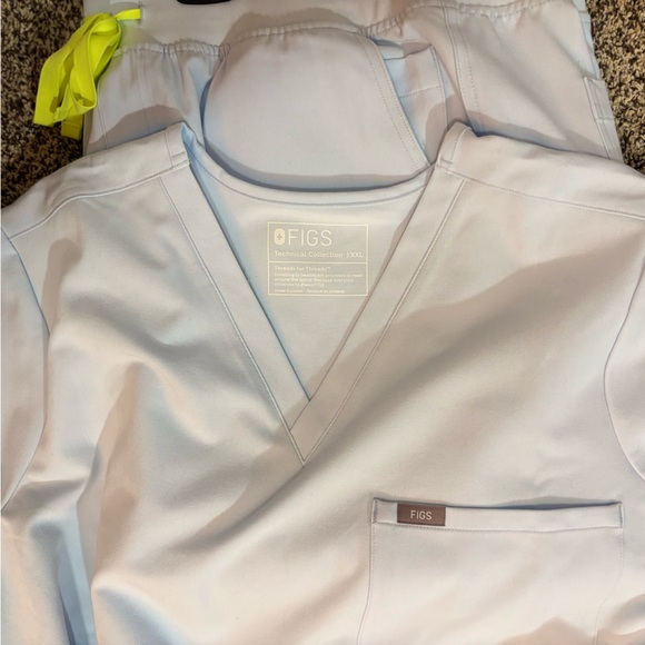 Figs Light Blue Scrub Set with Neon Accents, Technical Collection XXL - Picture 11 of 12